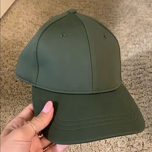 Green lululemon hat